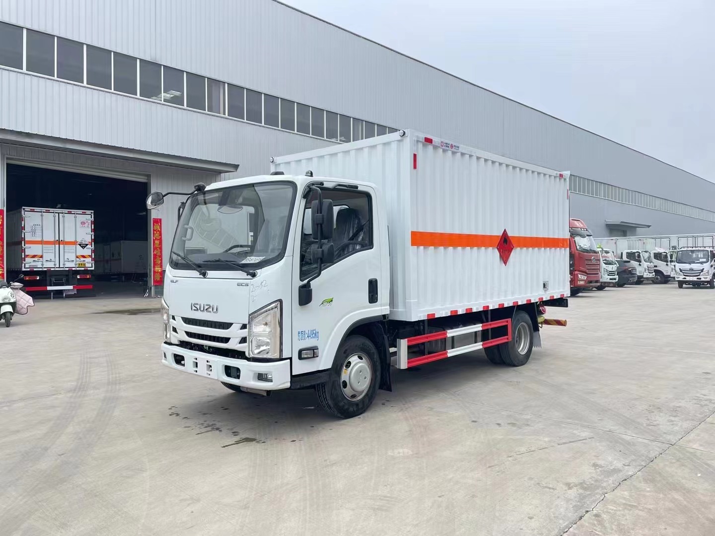 五十鈴藍牌4.15米1噸易燃氣體廂式運輸車