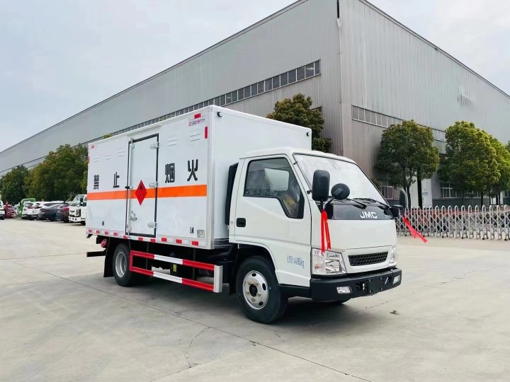 江鈴順達(dá)藍(lán)牌4.2米易燃?xì)怏w廂式運(yùn)輸車