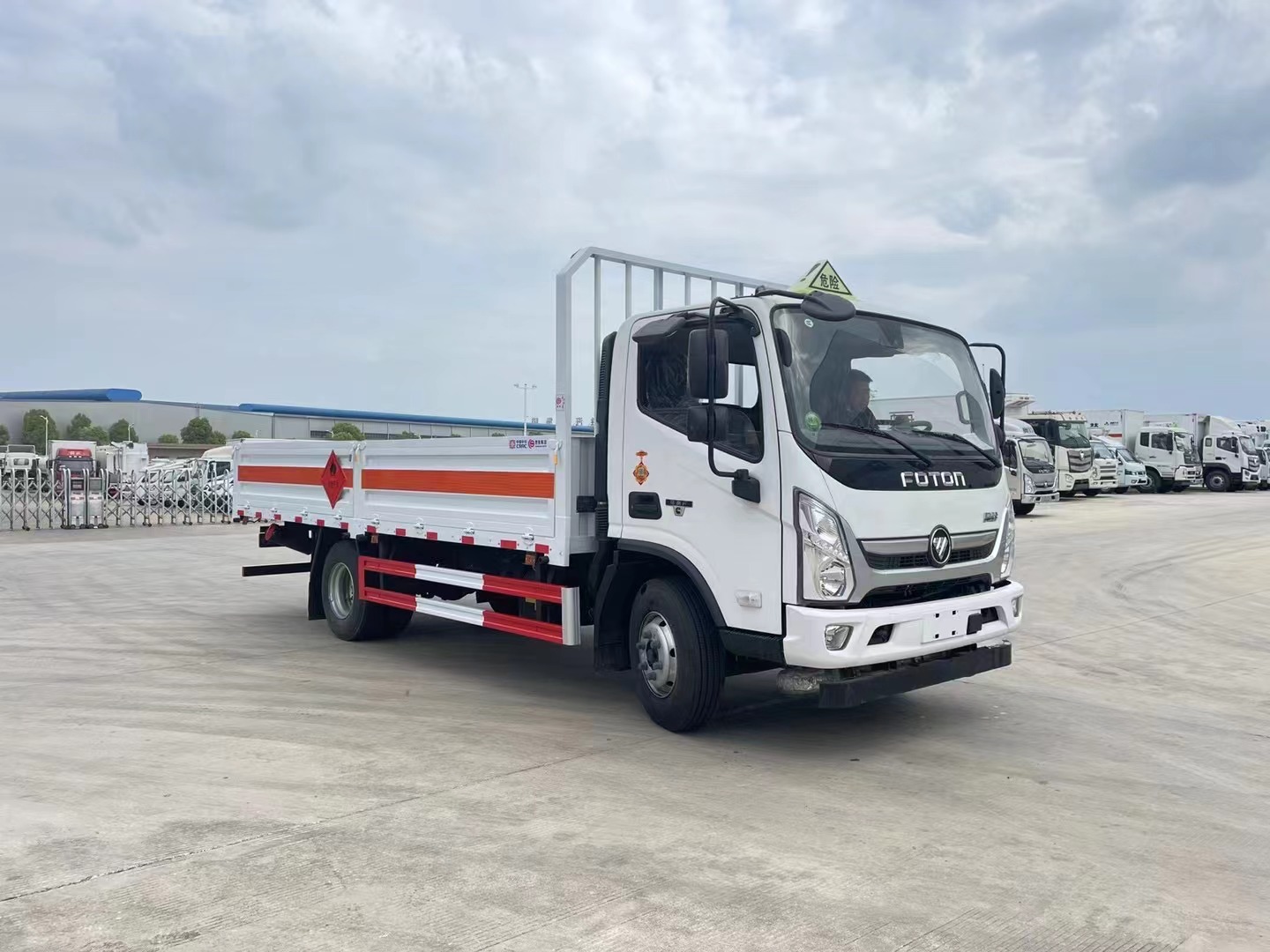 福田奧鈴4.8米氣瓶運輸車/黃牌5噸