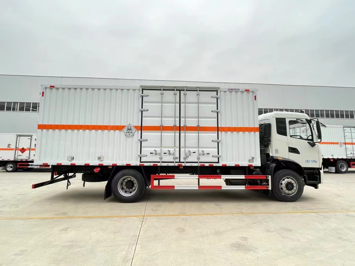 2類3項毒性氣體廂式車/2.3類危險品廂式運輸車