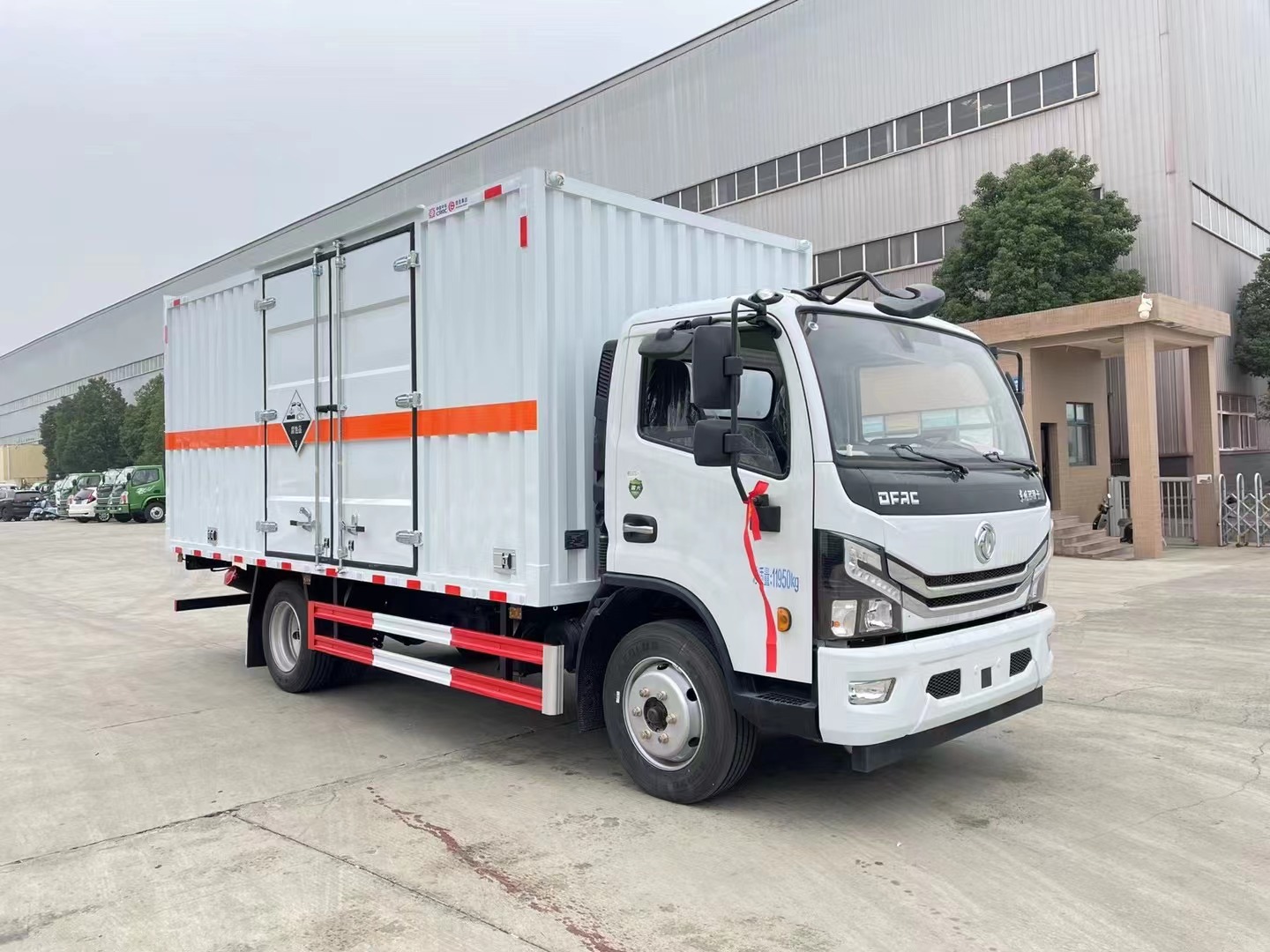 東風(fēng)多利卡（5.2米）7.2噸腐蝕性物品廂式車