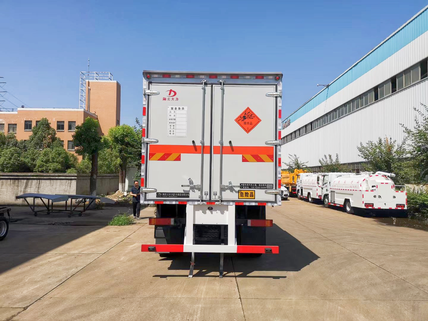 5.1米四驅爆破器材運輸車