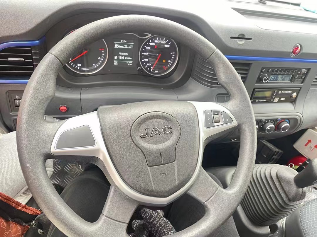 江淮黃牌7.2噸雜項(xiàng)廂式運(yùn)輸車